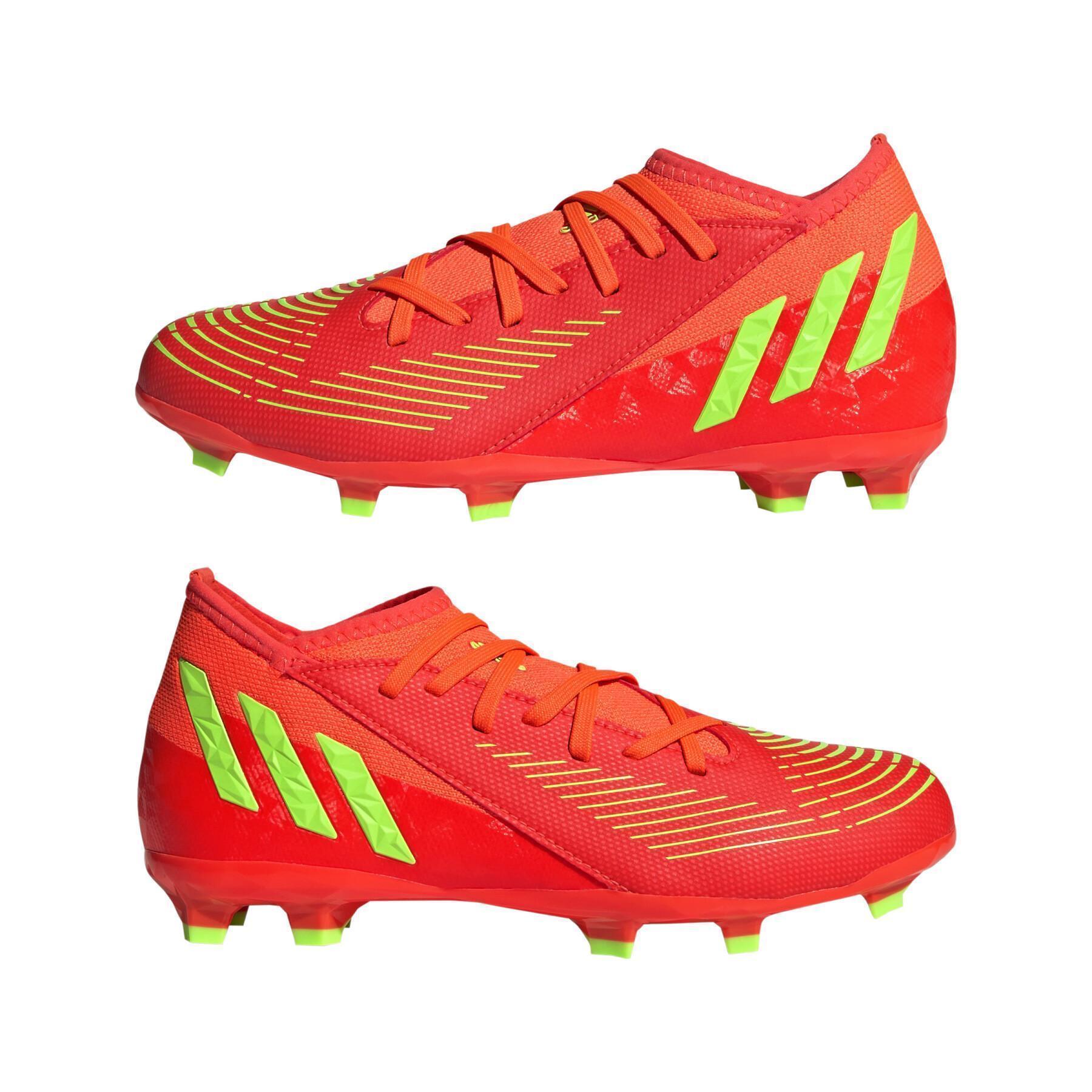Dziecięce buty piłkarskie adidas Predator Edge.3 FG - Game Data Pack