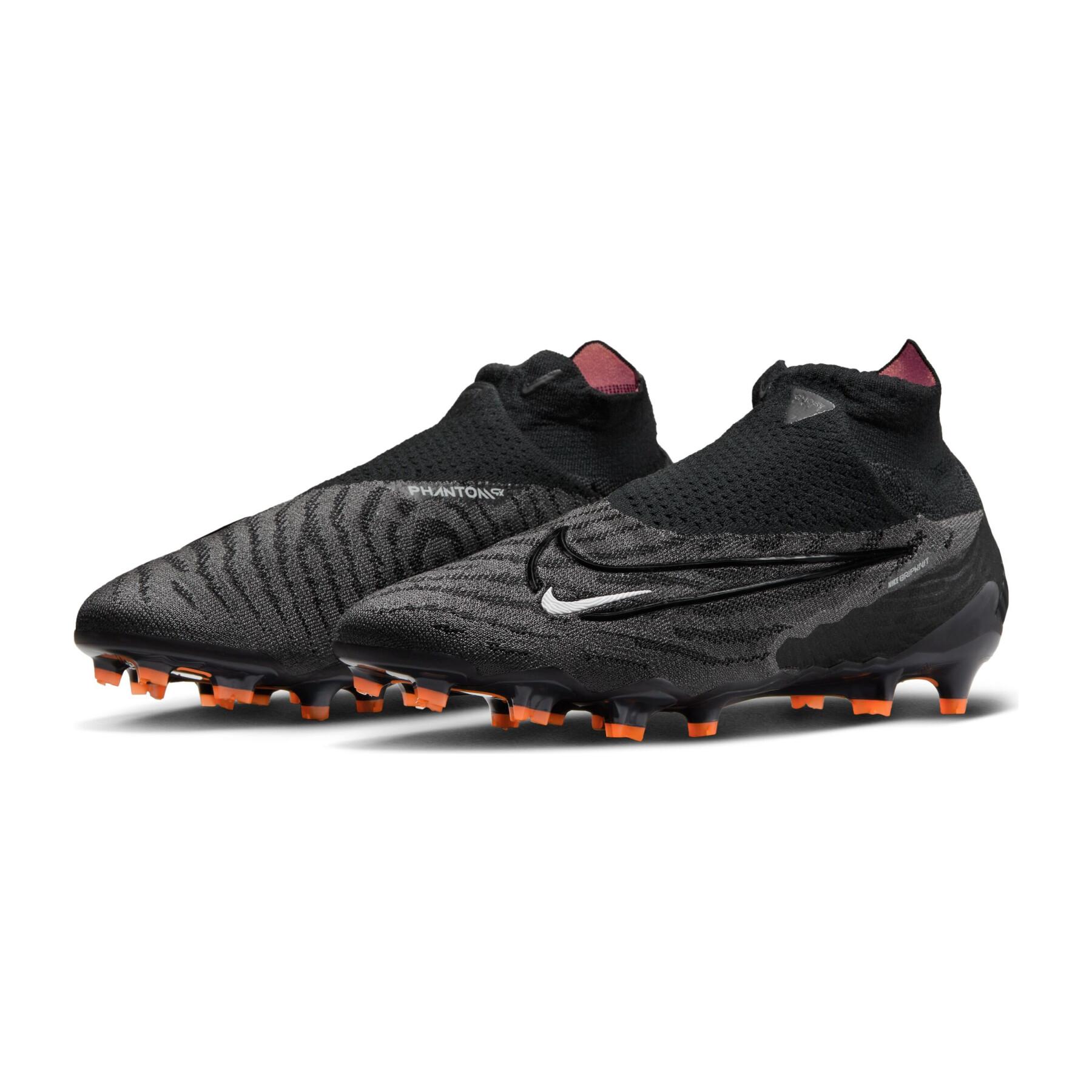 Buty piłkarskie Nike Gripknit Phantom GX Elite Dynamic Fit FG - Black Pack