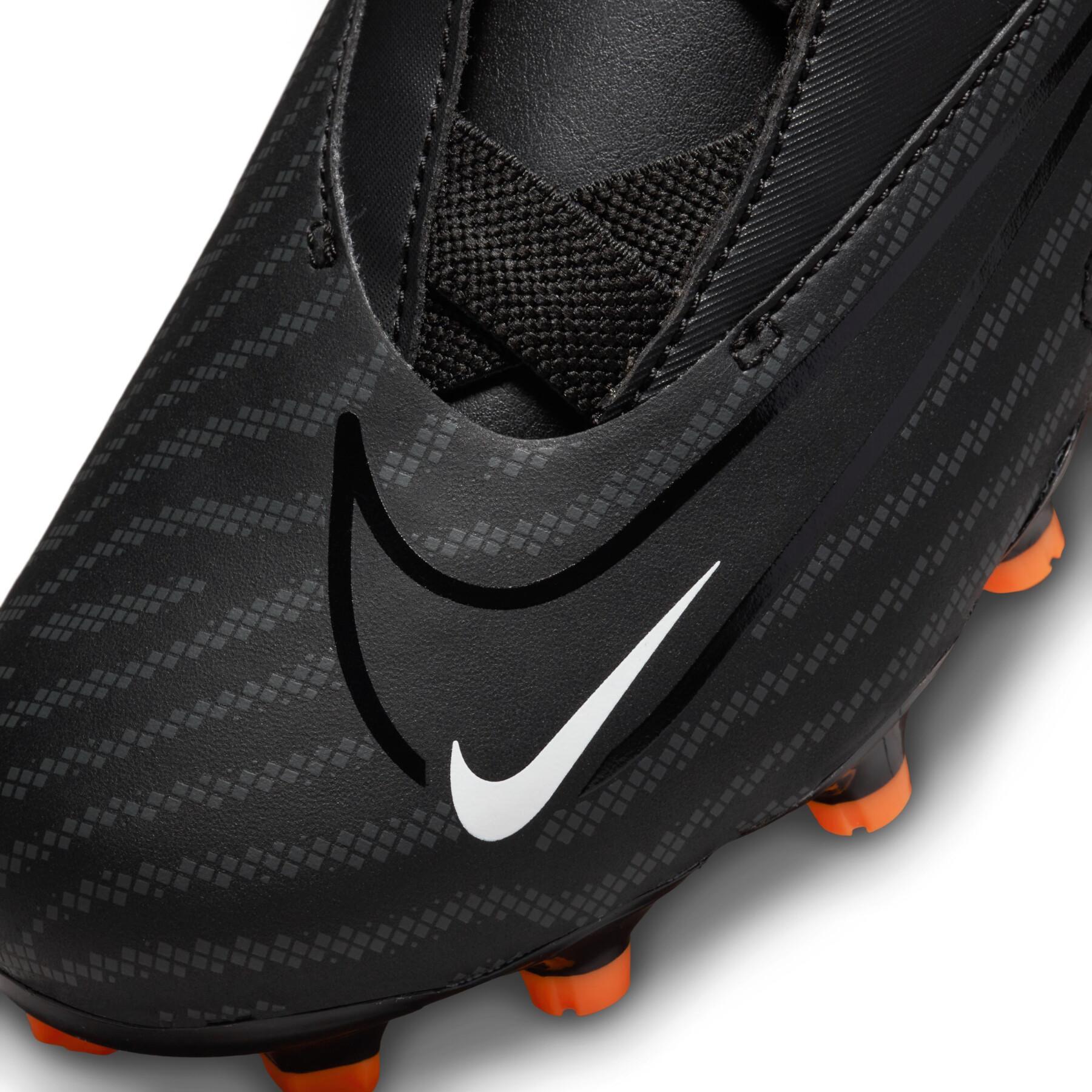 Dziecięce buty piłkarskie Nike Phantom GX Academy MG - Black Pack